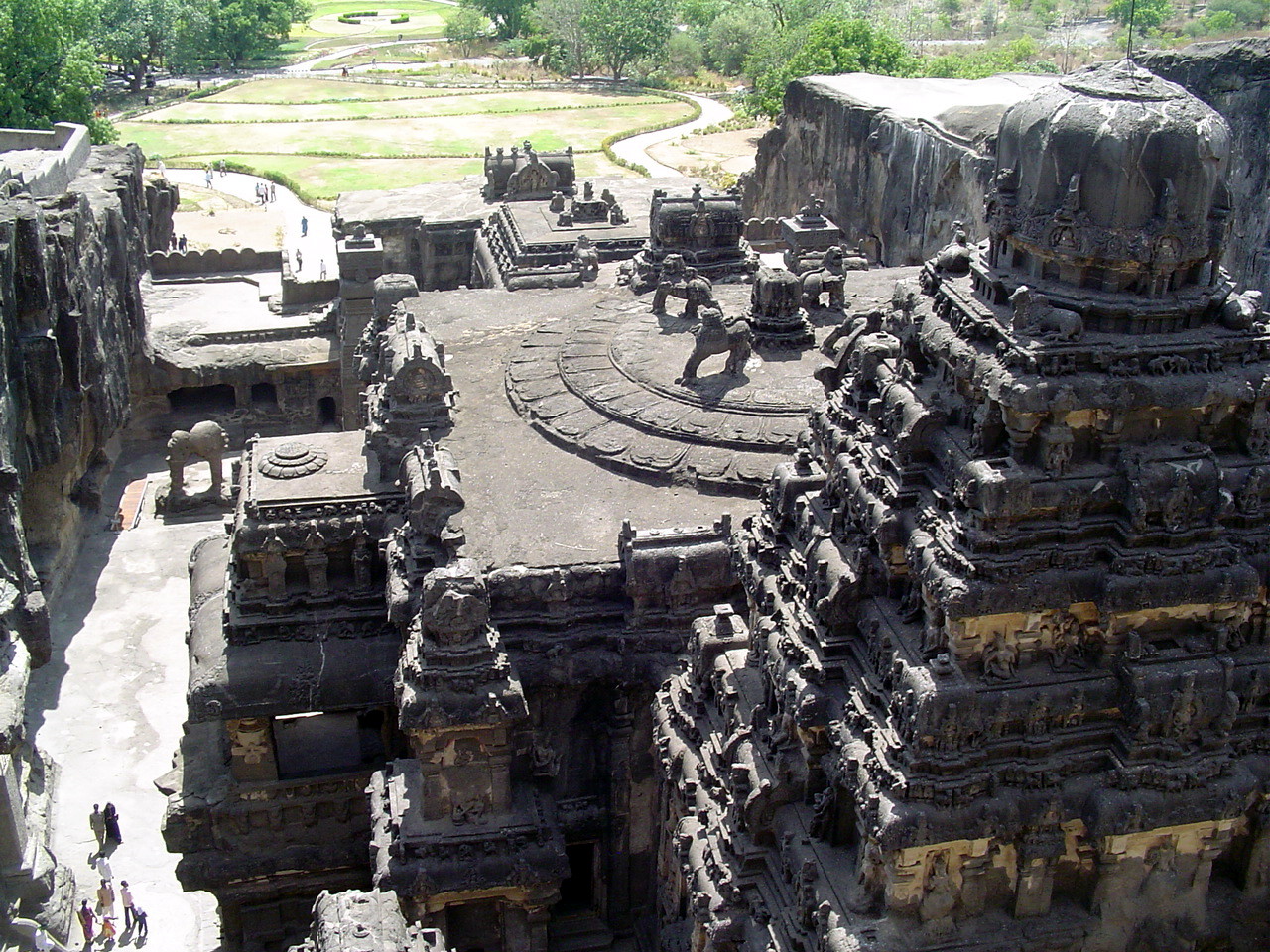 Kailasa Temple, Ellora — the largest monolithic temple, c. 760 CE