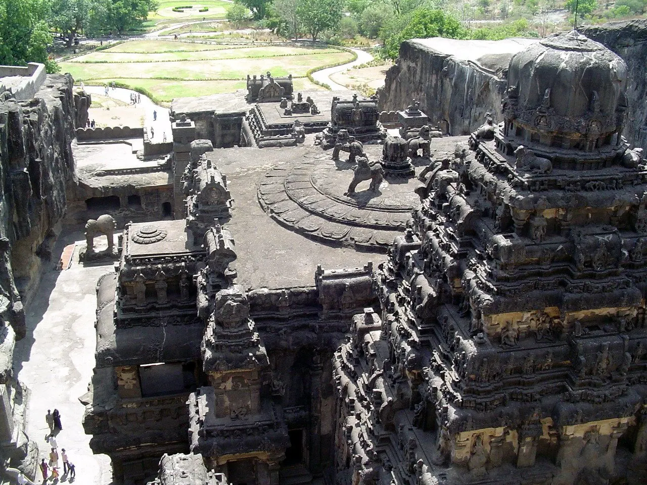 Kailasa Temple, Ellora — the largest monolithic temple, c. 760 CE